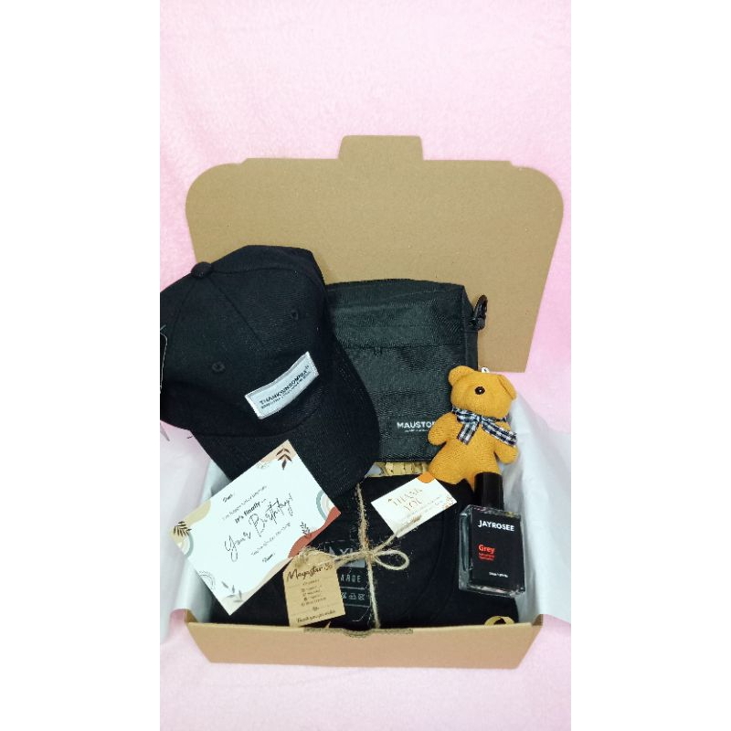 

HampersCowok/GiftBox/Hadiah/KadoCowok/Ulangtahun
