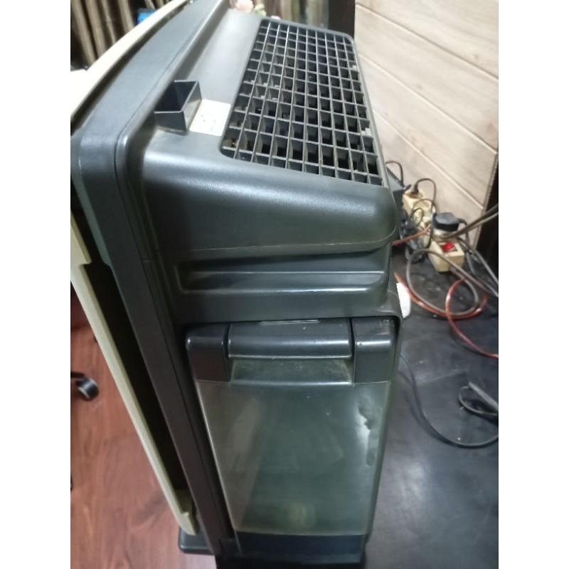 air purifier atau penyaring udara merek Hitachi bekas.