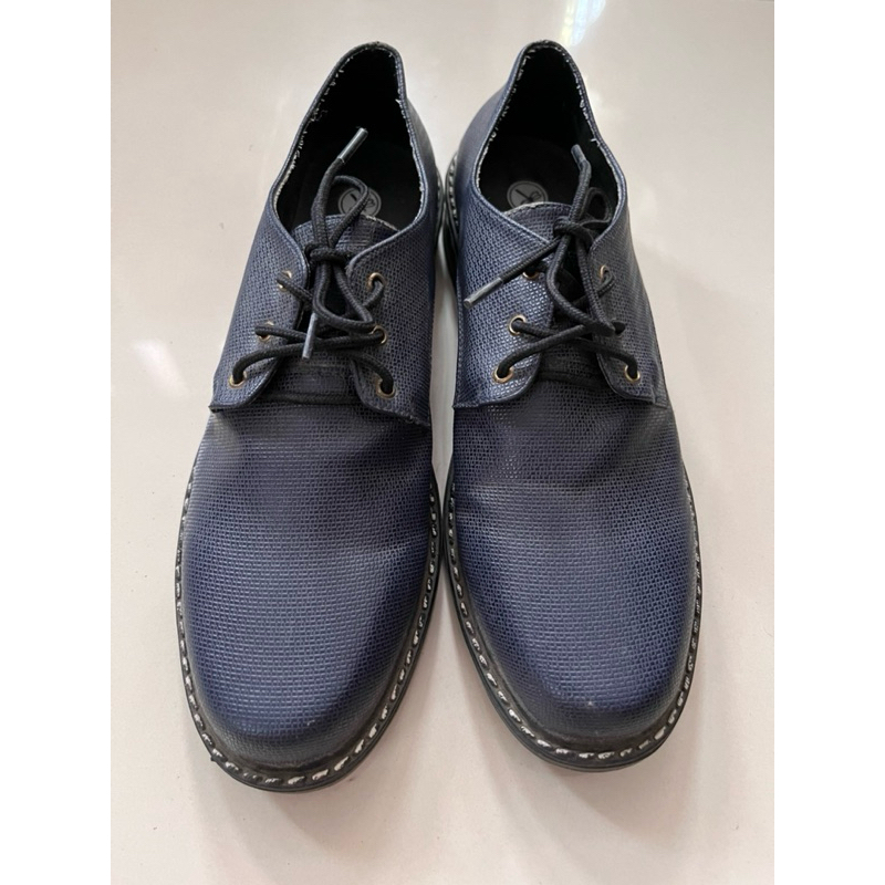 Preloved Sepatu Triset