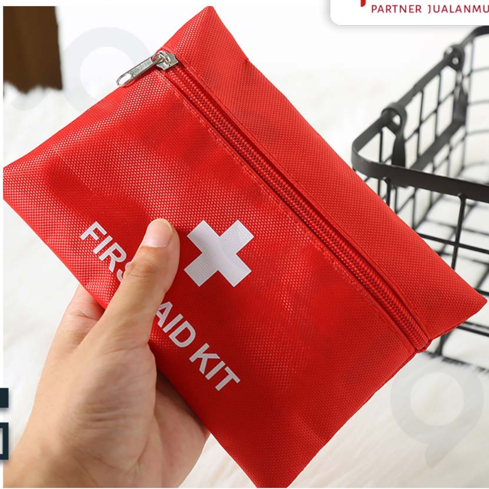 Travel Mate: Tas Pouch Multi-Fungsi untuk Vitamin, Obat, dan Perlengkapan Medis P3K