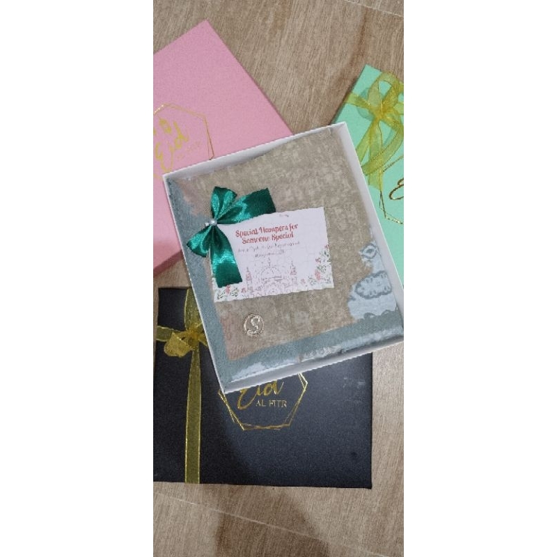 

Hampers Hijab MURAH Segiempat Voal Premium