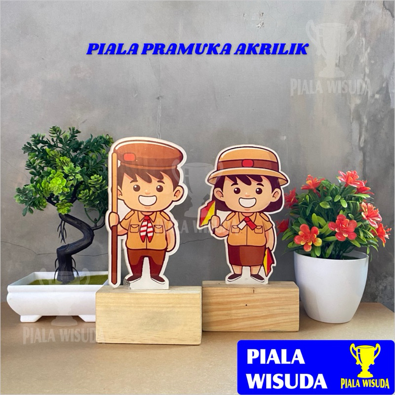 Piala Akrilik (Pramuka) Tatakan Kayu - Piala Wisuda- Piala Plastik Murah - Plakat Akrilik Wisuda - P