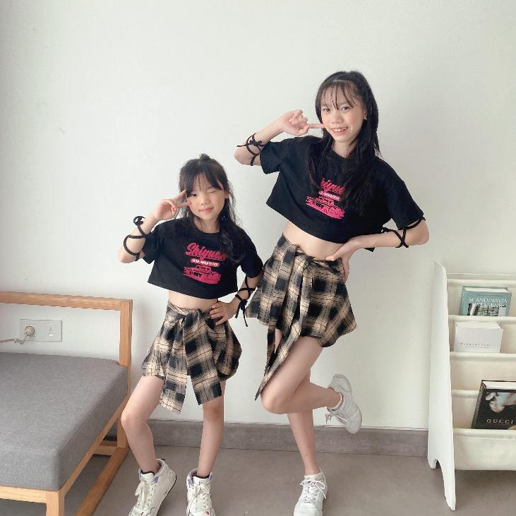 (DIJUAL TERPISAH )Lea Tied up T-shirt & Soo Min Checkered skort. rok celana pendek kotak-kotak kaos 