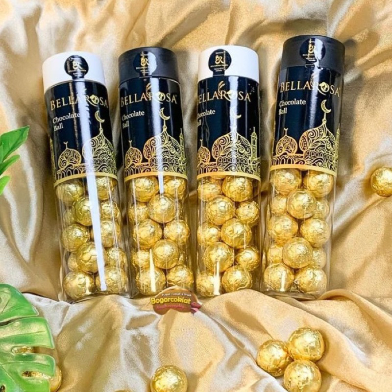 

BELLAROSA FERARO CHOCOLART BALL 1 KARTON ISI 12/ Coklat Emas Feraro Dus isi 12