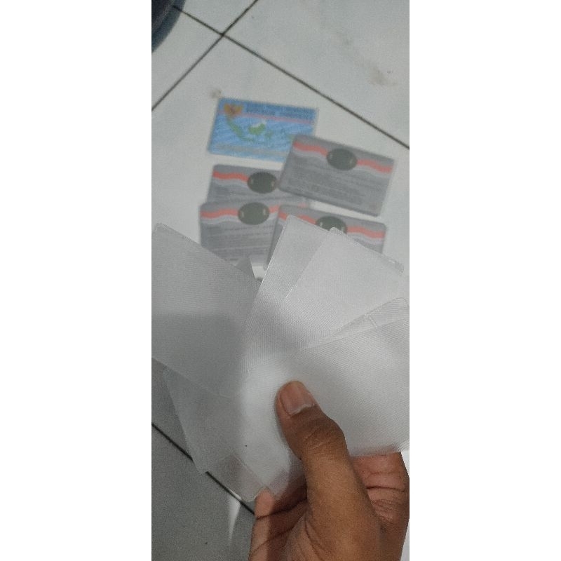 

Pelastik pelindung cover KTP / SIM / ATM card