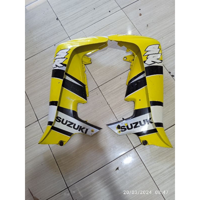 sayap luar tebeng depan suzuki smash 110 SR warna kuning second original layak pakai
