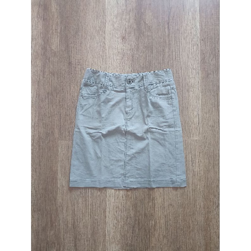 Rok Pendek Wanita U2 Ladies Original Bekas Second Preloved