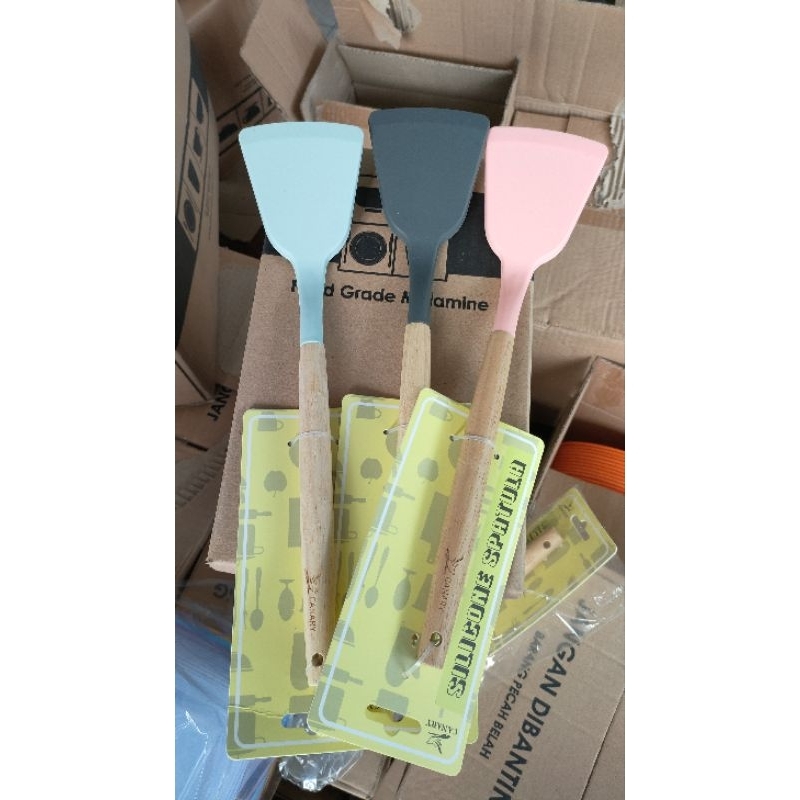 sutil spatula silikon gagang kayu