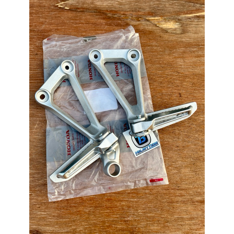 Footstep k45 cb150r cbr150 belakang postep bostep cbr150r original / bostep postep cb k45