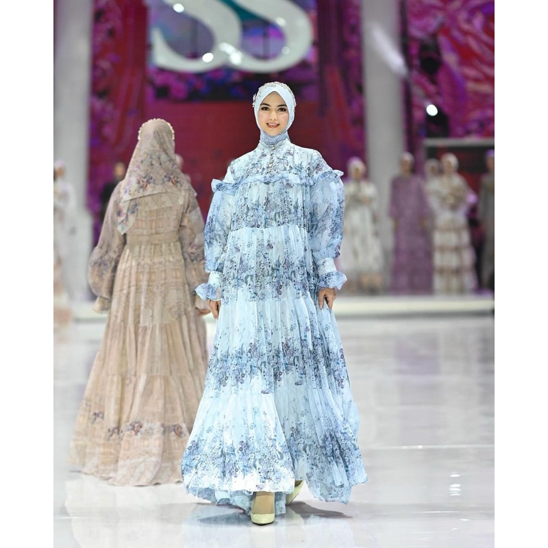 Dress Mewah Citra Kirana Fashion Show Plus Hijab Shellasaukia