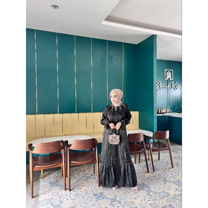 LS373 Queenstreet | Shimmer Pearl Dress Premium | Dress Gamis Premium Wanita Payet Manik-Manik Bordi