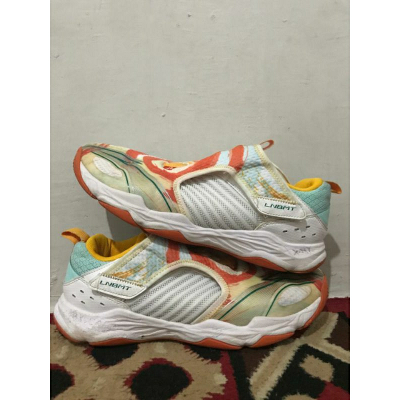 sepatu badminton Lining ranger 5