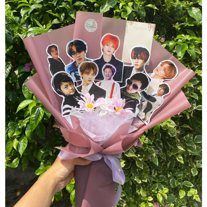 

[KIAN FLORIST] BUCKET PHOTO KPOP WISUDA PREMIUM MADE BY ORDER