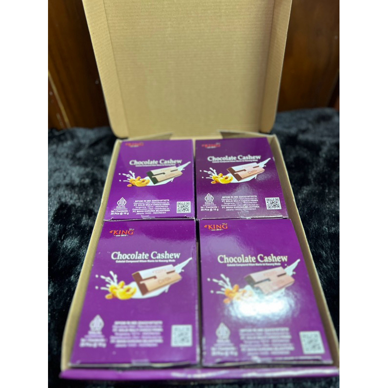 

Coklat 1 Kardus Coklat CASHEW isi 80 batang
