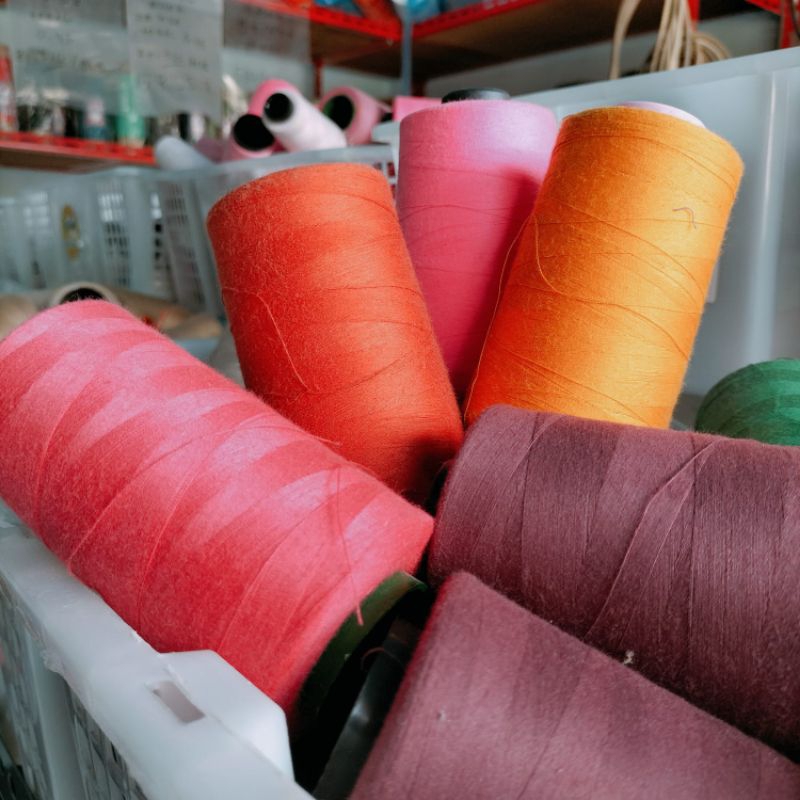 Benang jahit warna lengkap kiloan  random 40/2 grade A perlengkapan menjahit