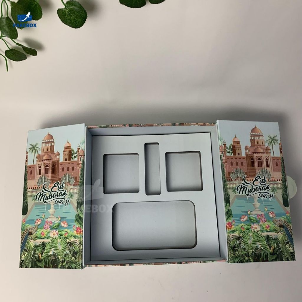 

Portofolio Hasil Produksi Kotak Kado Custom di Pakebox - Box Hadiah Desain dan Ukuran Custom