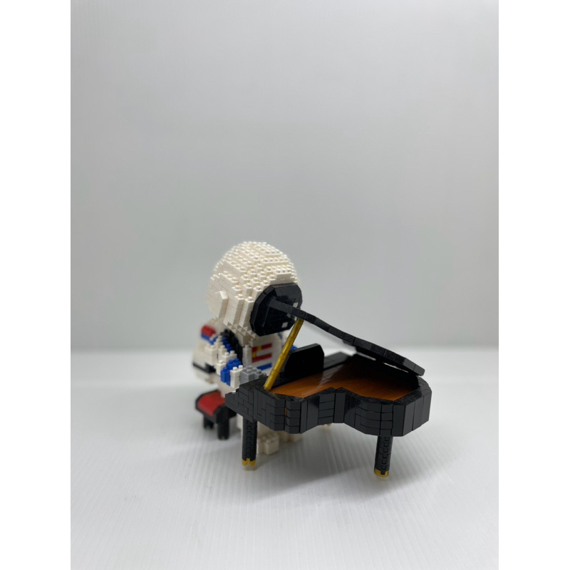 Lego Astronot Piano Siap Pasang
