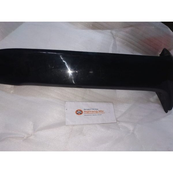 sayap kanan Supra lama warna hitam kode part 64430 kev 900 fmb