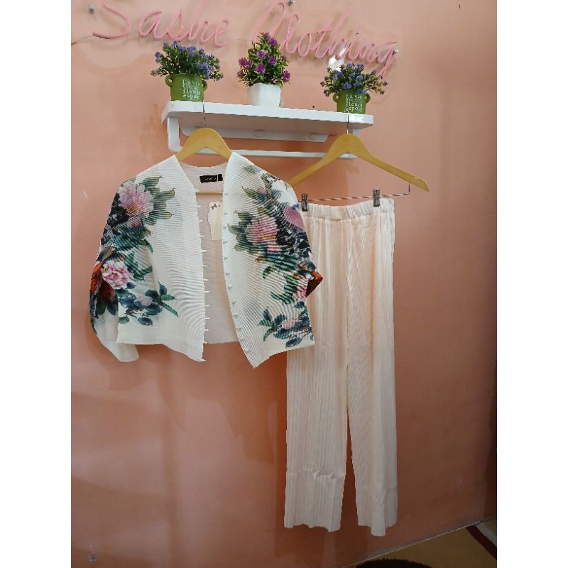 One Set Celana Brand Vivorie Premium