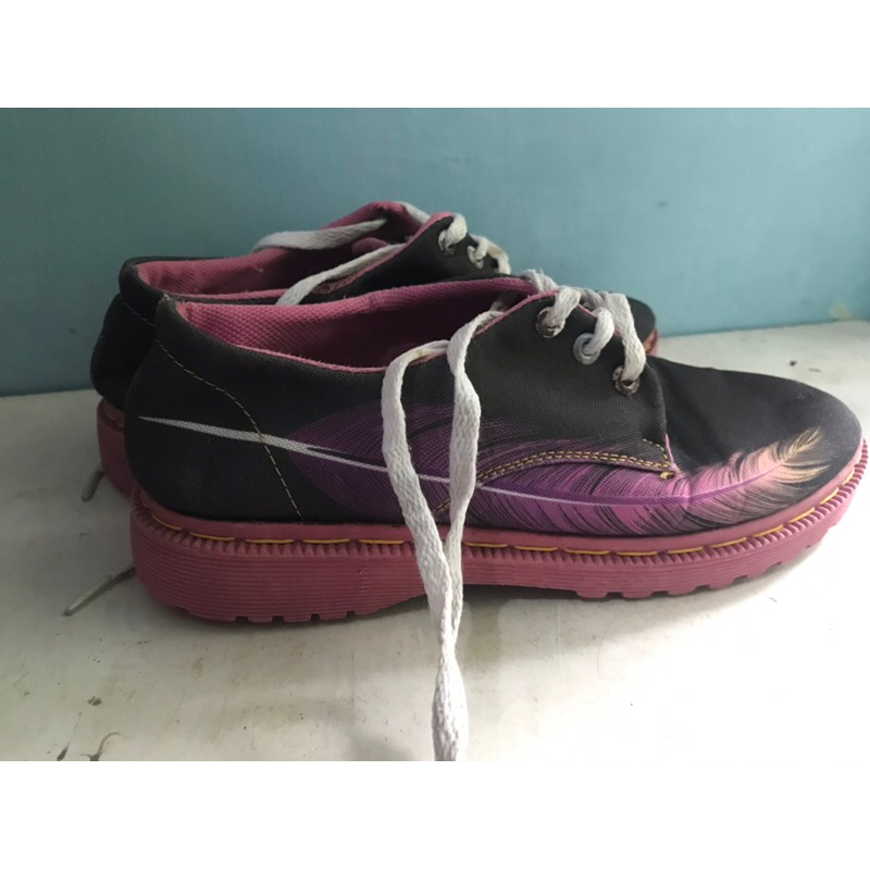 [Preloved] Sepatu wanita docmart pink