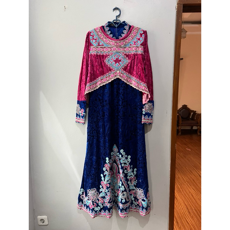 ALBIS SANHOUSE preloved