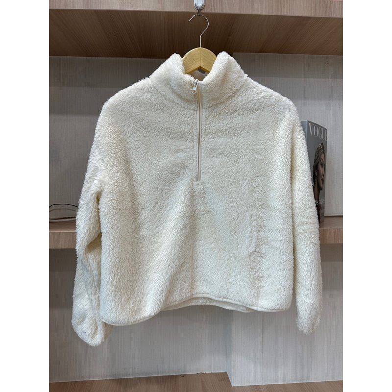 Jaket Bulu Crop Putih H&M White Outer fur jackets half zip