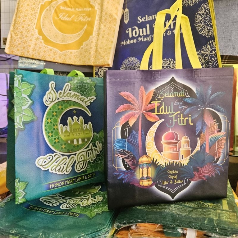 

ITSHOPING - Tas Lebaran Hampers Tapak Bawah / Goodie Bag IdulFitri Laminasi Bahan Tebal Ukuran 38×35