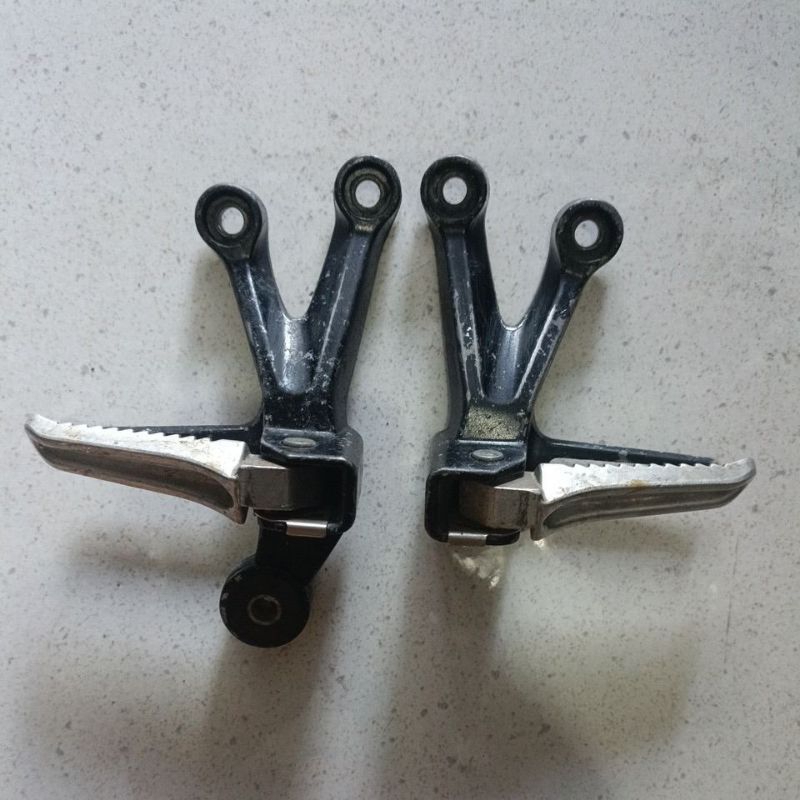 dudukan step belakang satria fu original