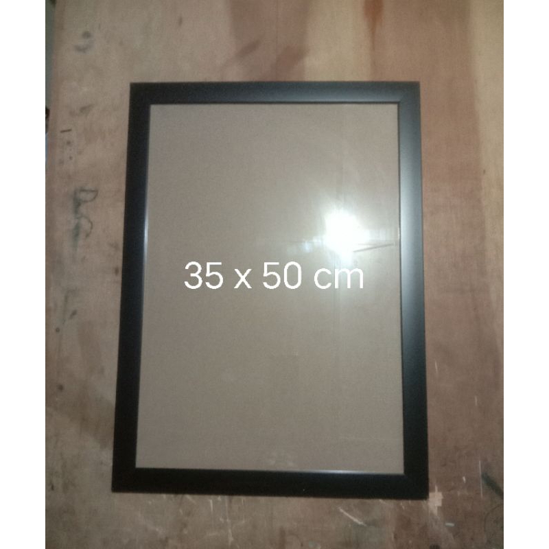Bingkai kaca ukuran 35 x 50 cm