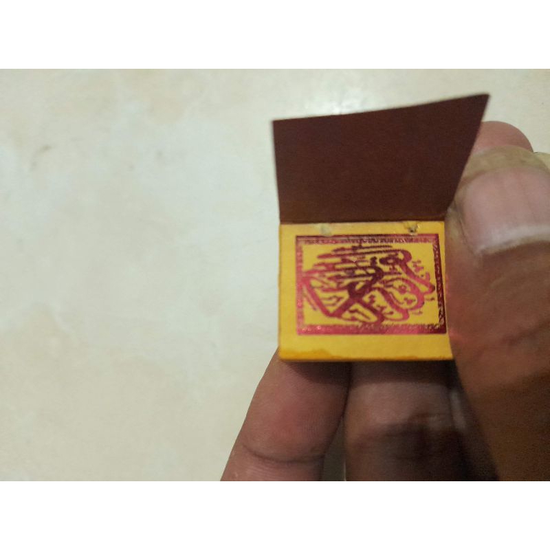 

kitab stambul tinta emas dan merah
