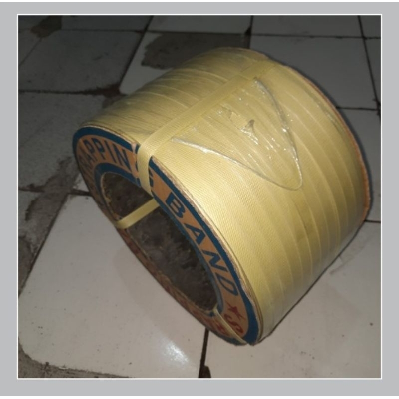 

Tali Strapping Band / Tali Packing / Tali Klem ukiran lebar 15mm dan panjang tiap roll kurleb 700meter berat kurleb 7 kilo