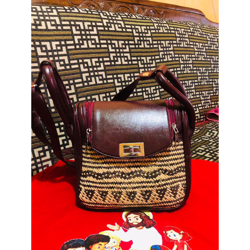 tas rotan khas kalimantan