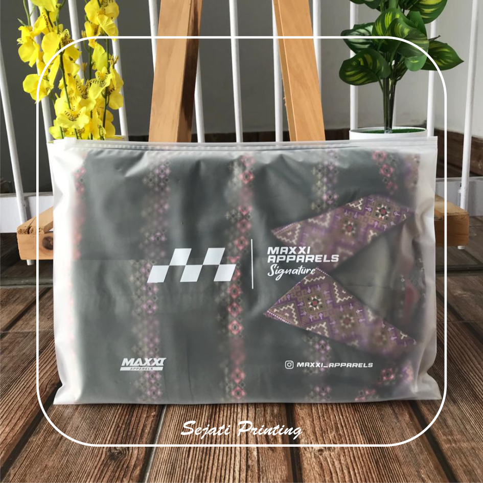 

(Size 40cm x 28cm) Sablon Zipper Bag, Pouch Bag, Mika Zipper, Mika Zipper Premium, Zipper, FREE DESAIN - SEJATIPRINTING