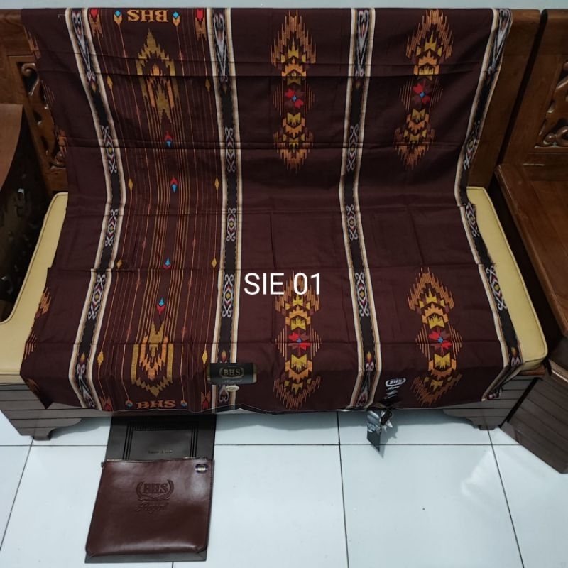 Sarung BHS ROYAL MS Motif SIE GOLD