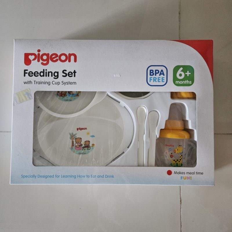 Pigeon feeding set