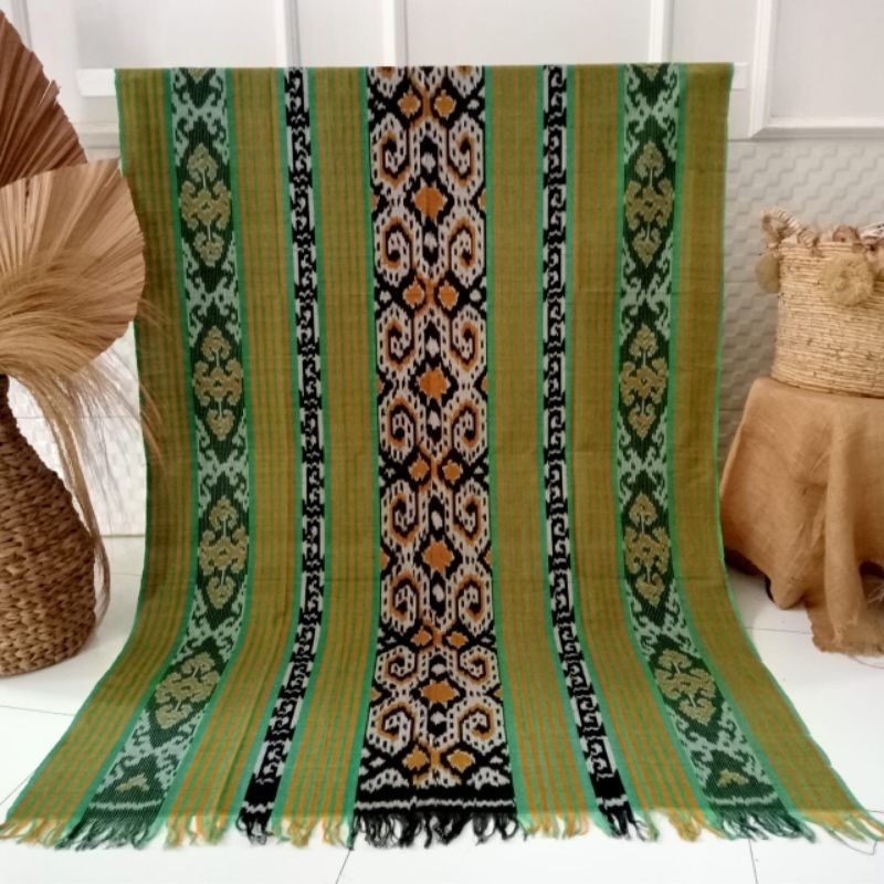 KAIN TENUN BLANKET TRADISIONAL TROSO JEPARA, KAIN TENUN ETNIK NUSANTARA MOTIF KUBUS KADARIAH KALIMAN