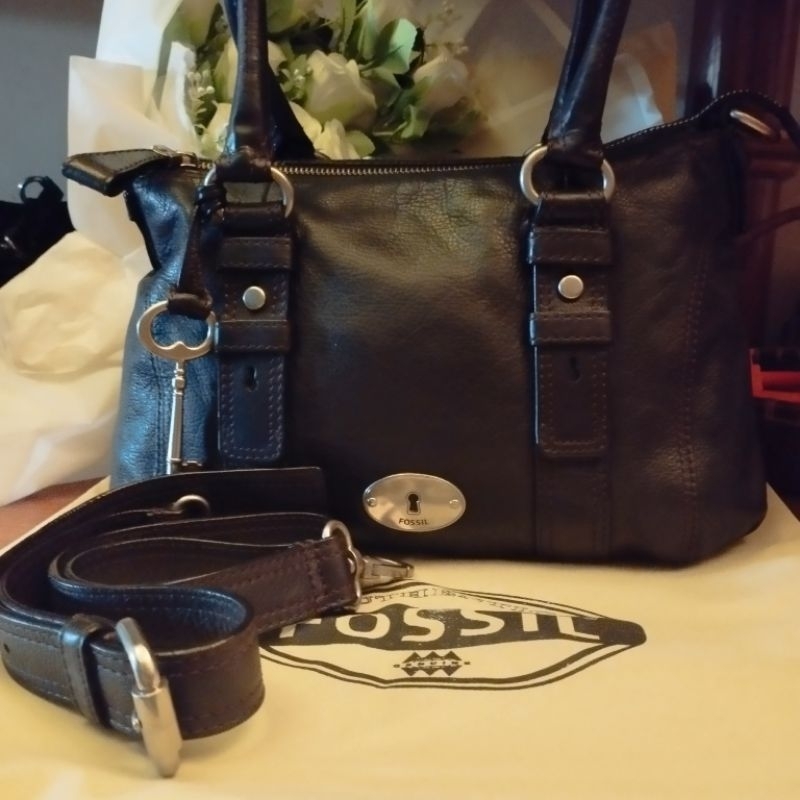 Preloved Ocil Maddox hitam