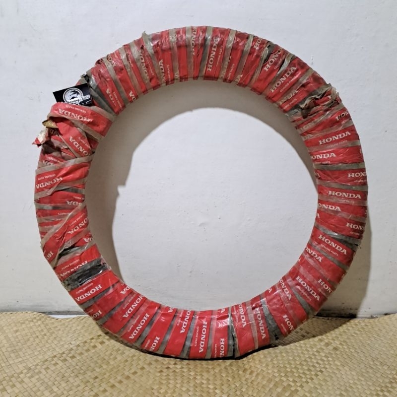 BAN LUAR BELAKANG 300 X 17 HONDA WIN WIN100 CB125 ORIGINAL HONDA HGP