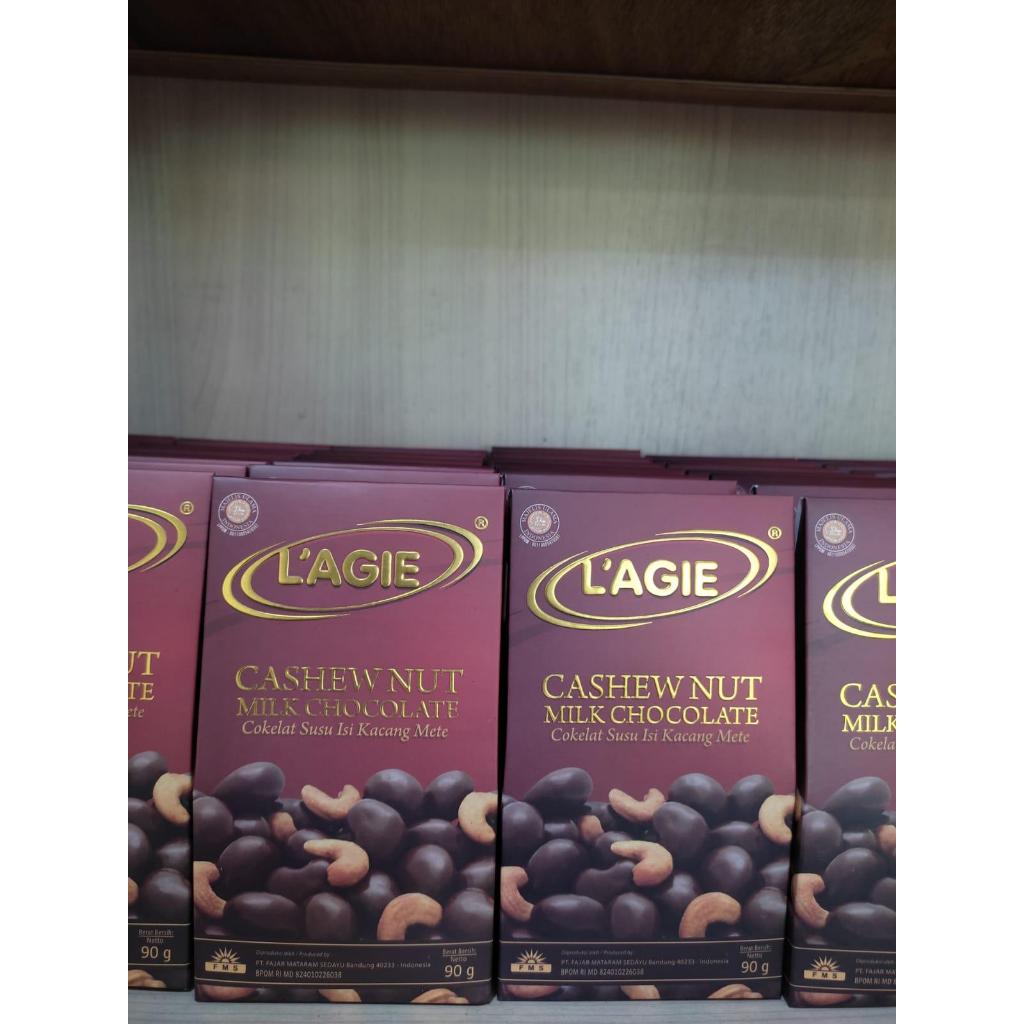 

CEMILAN PREMIUM COKELAT CASHEW LAGIE 90GR