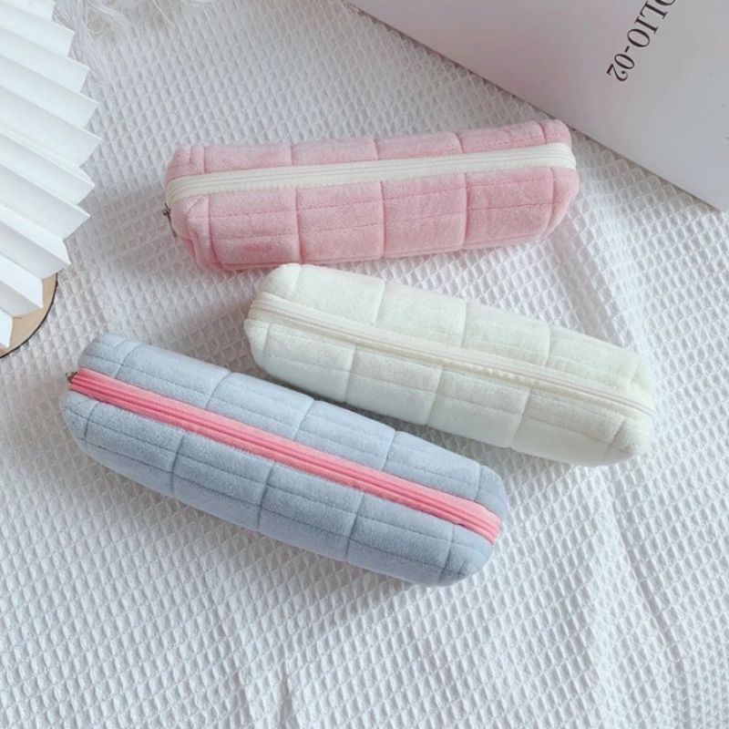 

0Tepak / Pencil Case Sleting Bulu Kotak Simple & Cosmetic Bag - 21 x 8 cm ~ 17 x 14 cm