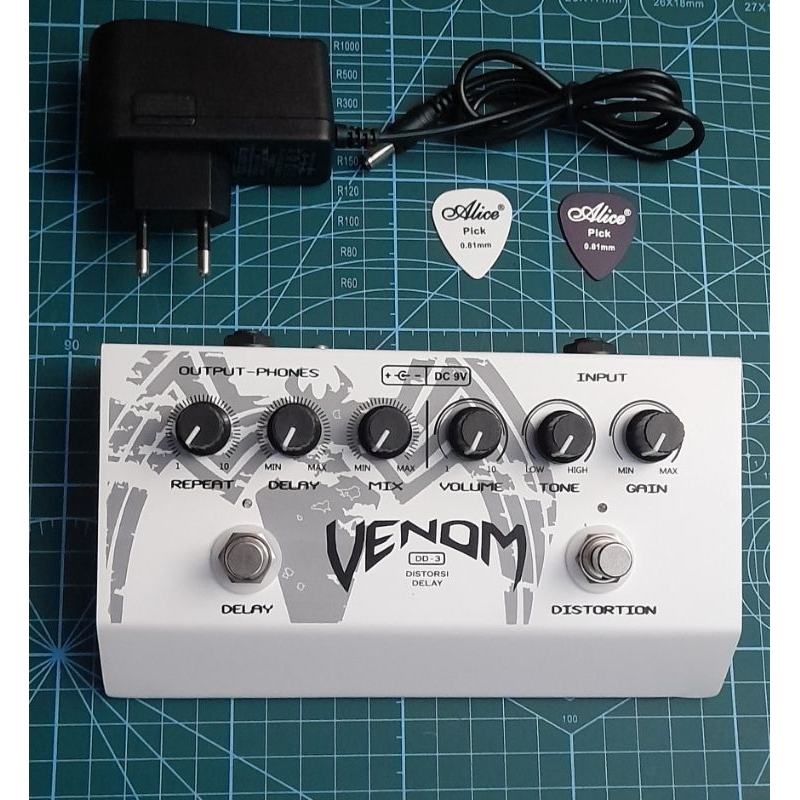 Efek gitar distorsi delay venom + adaptor ,bonus pick gitar 2pcs