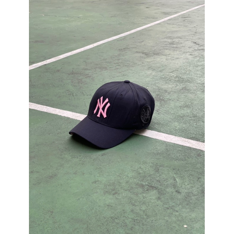 topi caps mlb ny black pink size xs-s & white vondutch second original