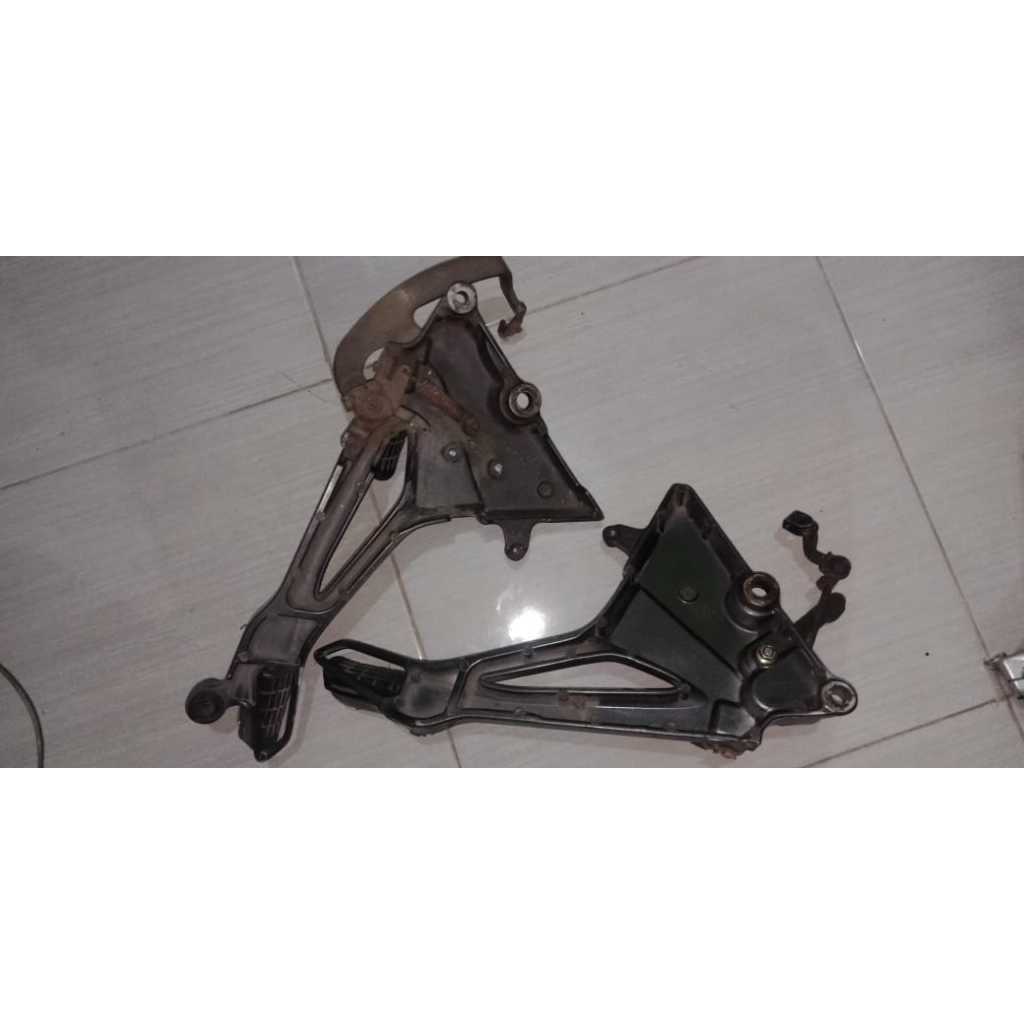 FOOTSTEP PIJAKAN KAKI TIGER REVO TIREV ORIGINAL ORI COPOTAN