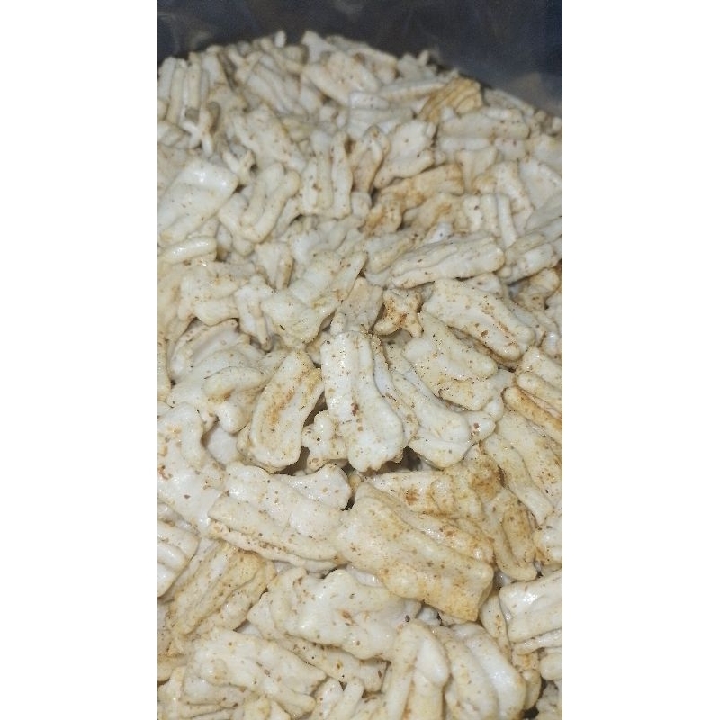 

KERUPUK BELIMBING ASIN PEDAS /BALADO 250 G HOME MADE