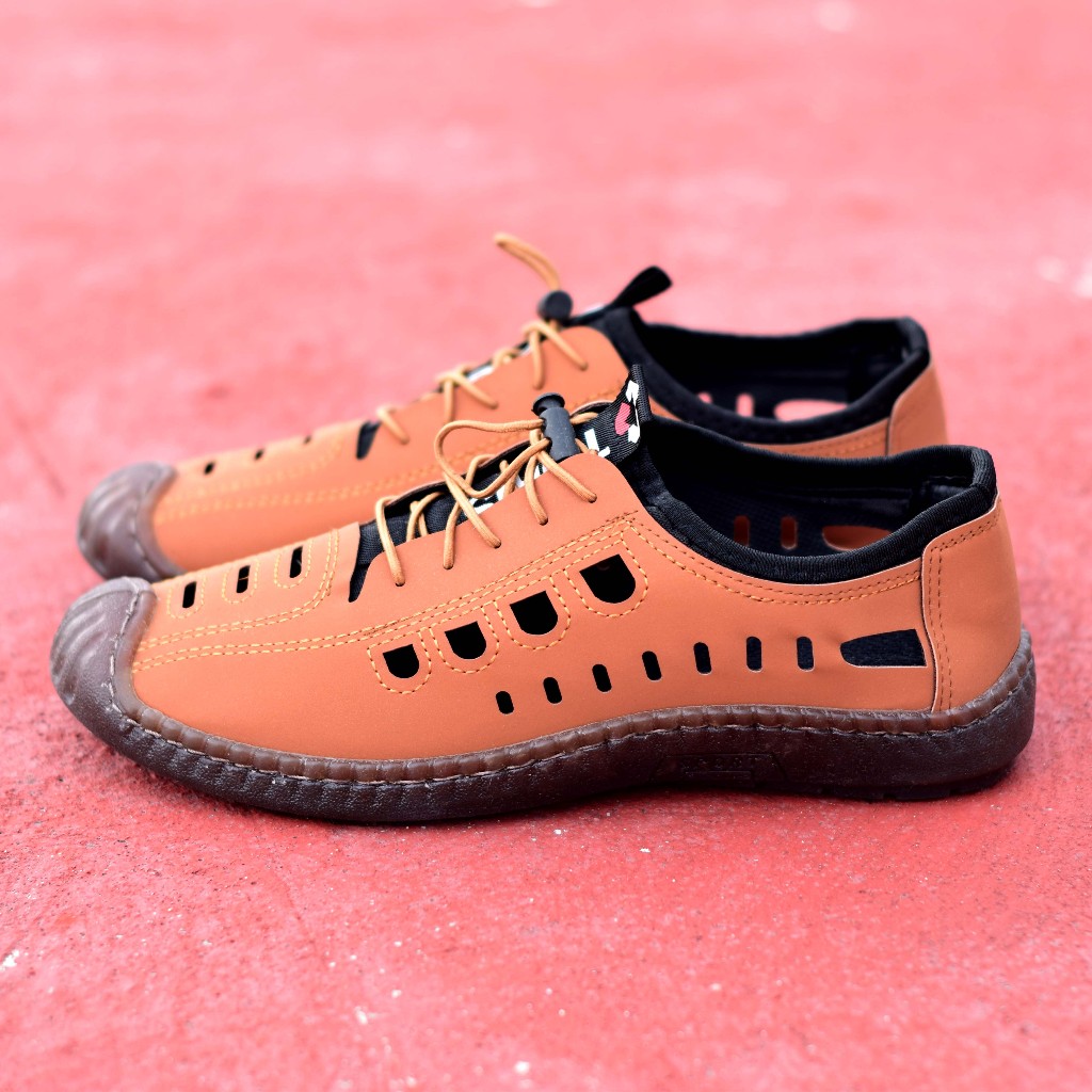 Sepatu Sandal import Pria Santai Sintetis  sepatu kcasual kerja laki laki dewasa kekinian TAN