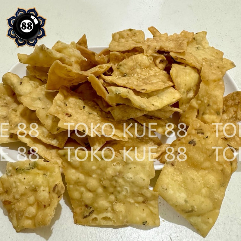 

Krupuk Bawang Spesial Gurih Renyah 500gr / Kripik Bawang Spesial Gurih Renyah 500gr