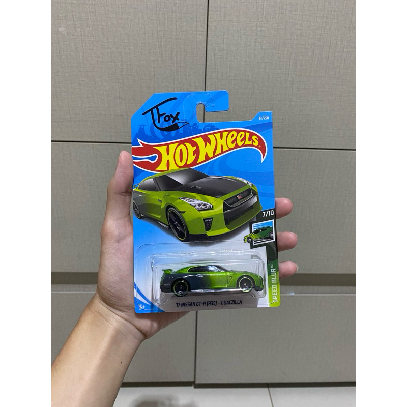Hot Wheels Nissan GT-R R35 TFox