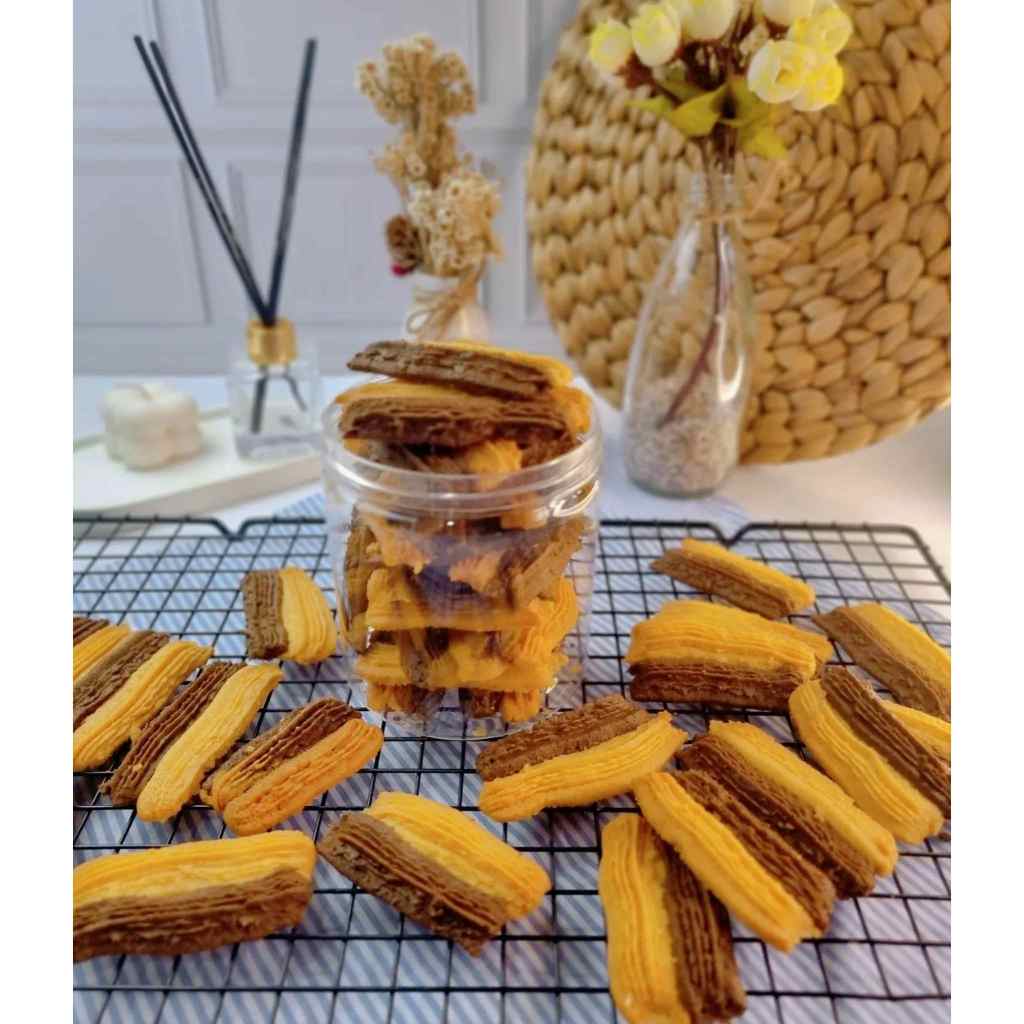 

Kue Semprit Mix 2 Warna 600gram