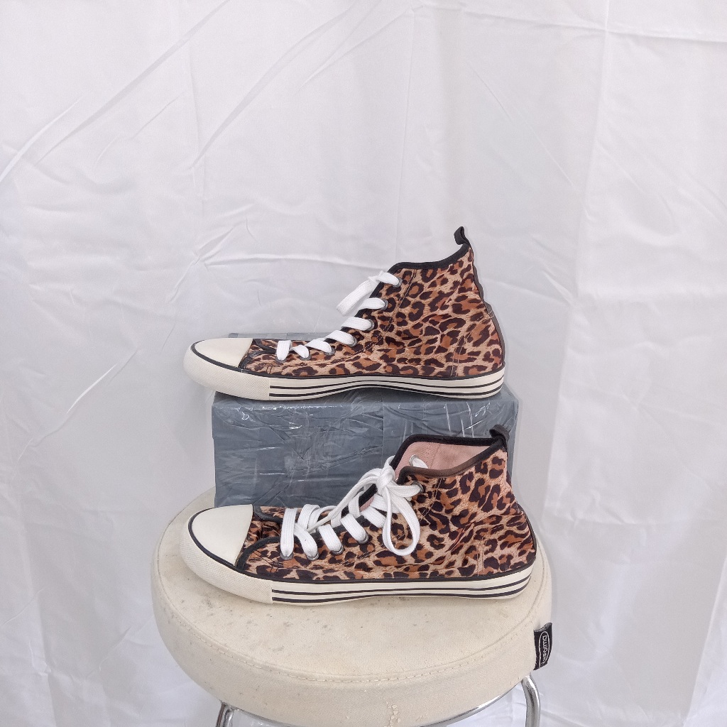 Sepatu Sneakers Canvas High Top - Leopard Patern+Tas Coach Sling Bag Second Wanita