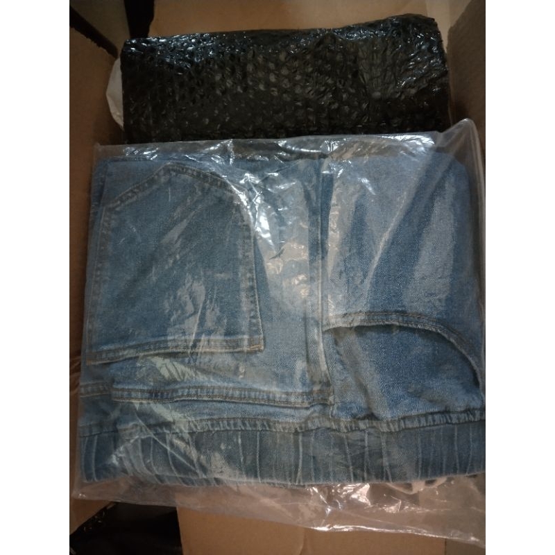 

TITIPAN BARANG 1 KARDUS BONTANG